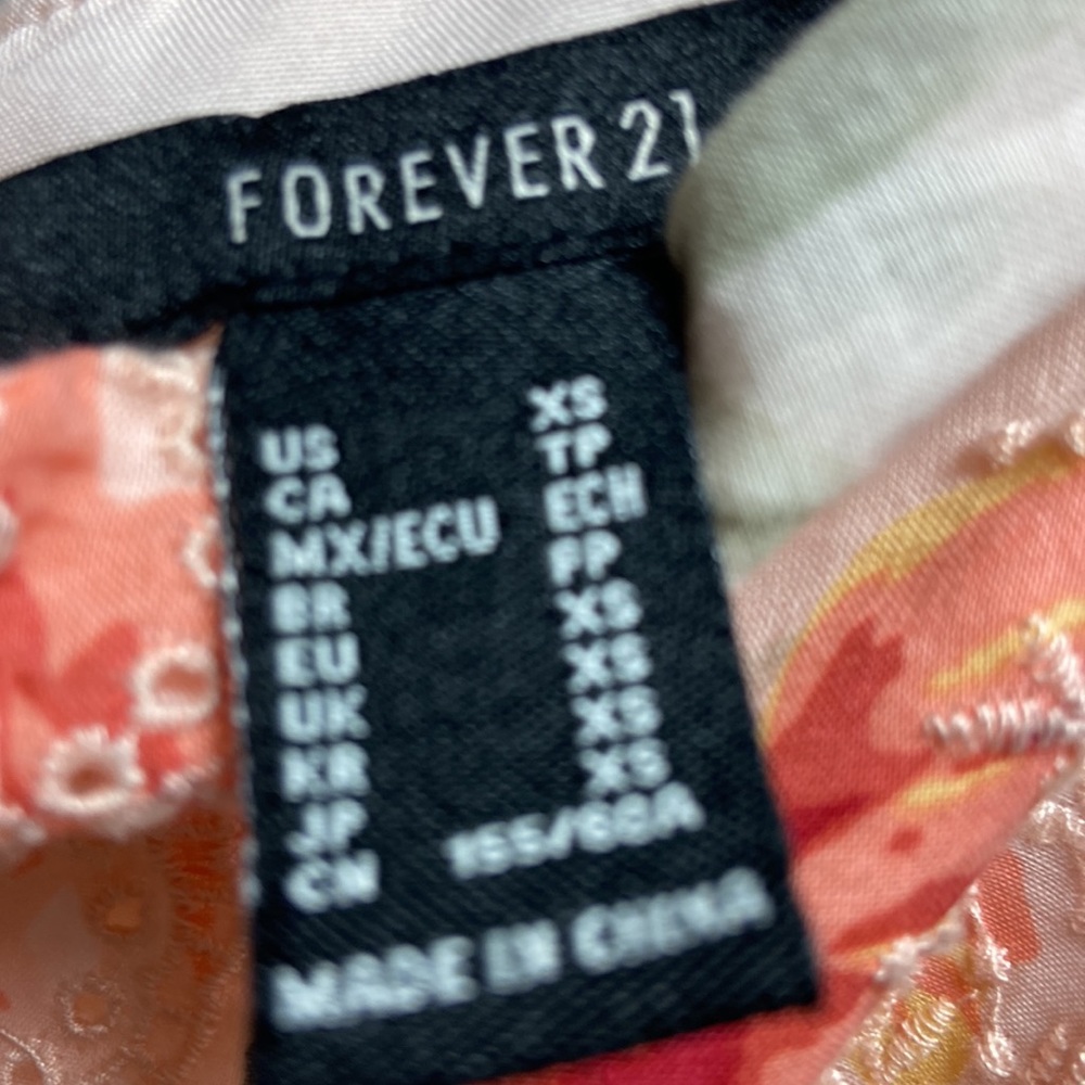 Forever 21 Crop top and matching shorts set worn only once XS - Picture 5 of 5